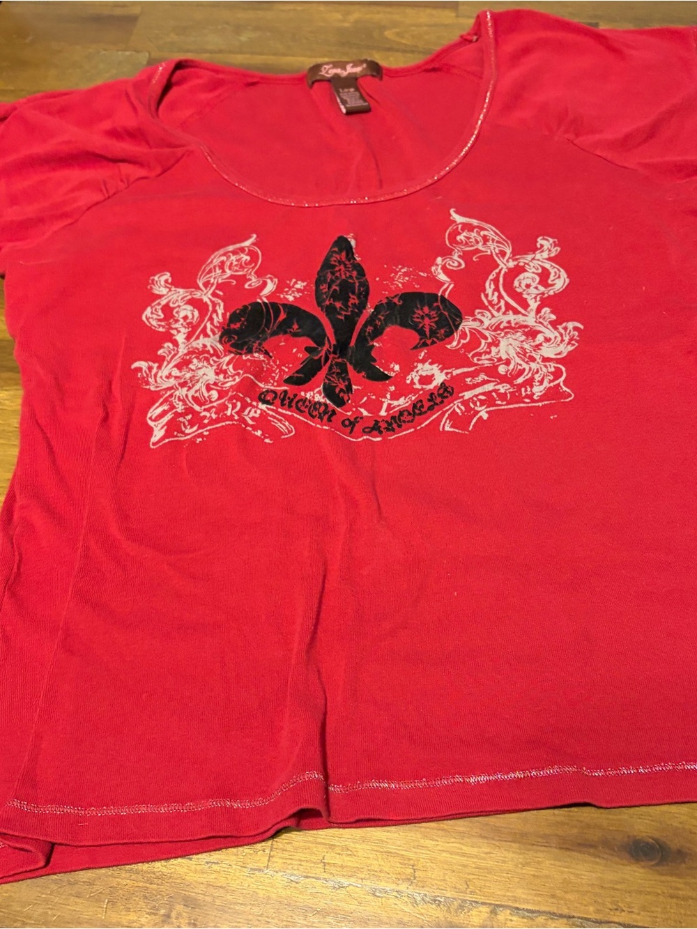 Red Graphic women’s Tee - Queen of Hearts Design